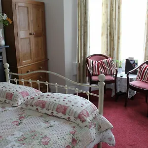 Guest house White ***